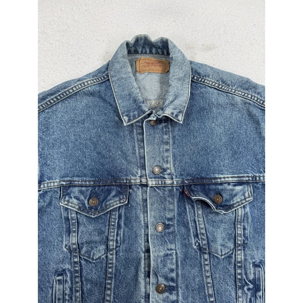 Vintage Levis Blue Denim Trucker Jacket Mens Medium 70507-0218 Made USA 80s